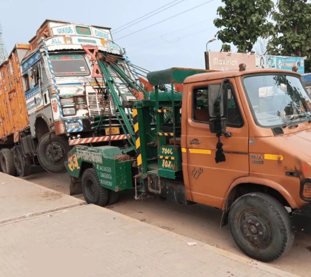 car-towing-service-in-ghazipur1.1